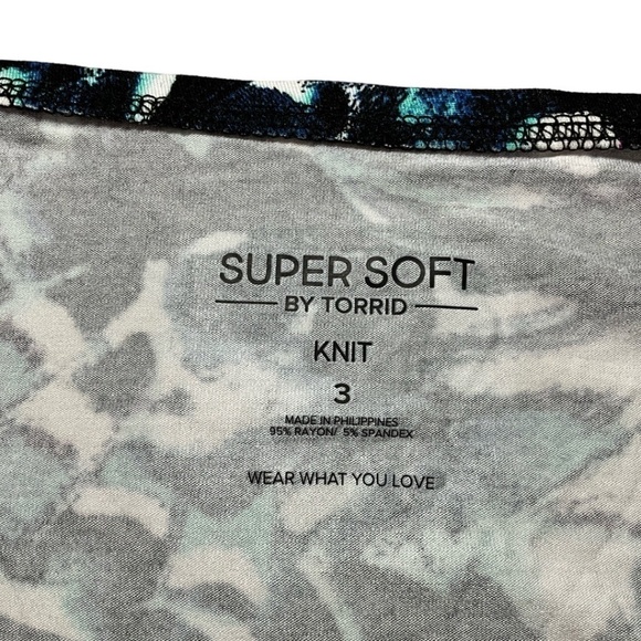 TORRID SuperSoft Blue Floral Off Shoulder Cap Sleeve Top Jersey Knit US Sz 3X - Picture 5 of 10